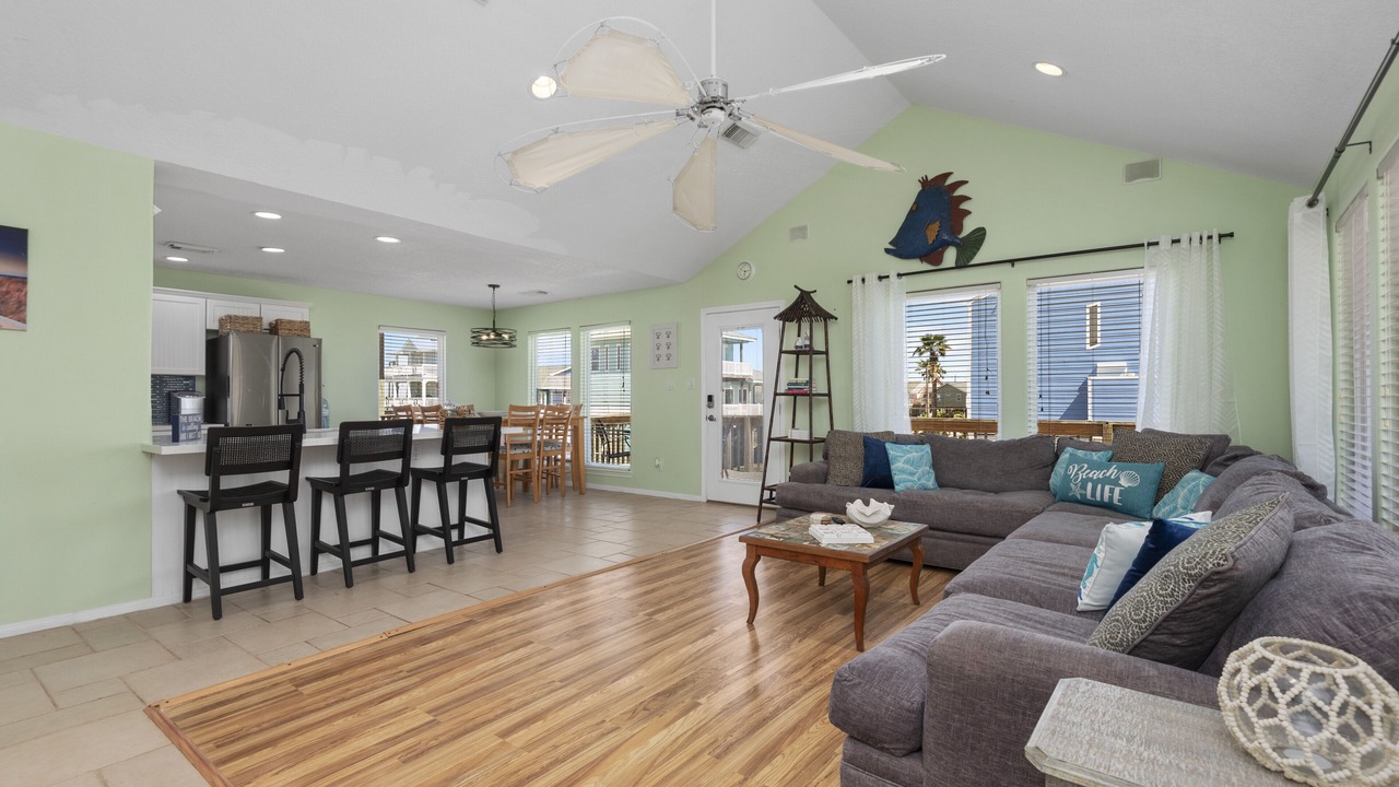 Photo of Livingroom in Surfside Beach