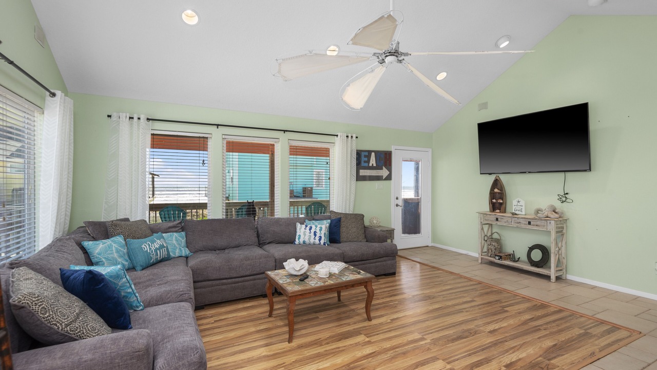 Photo of Livingroom in Surfside Beach