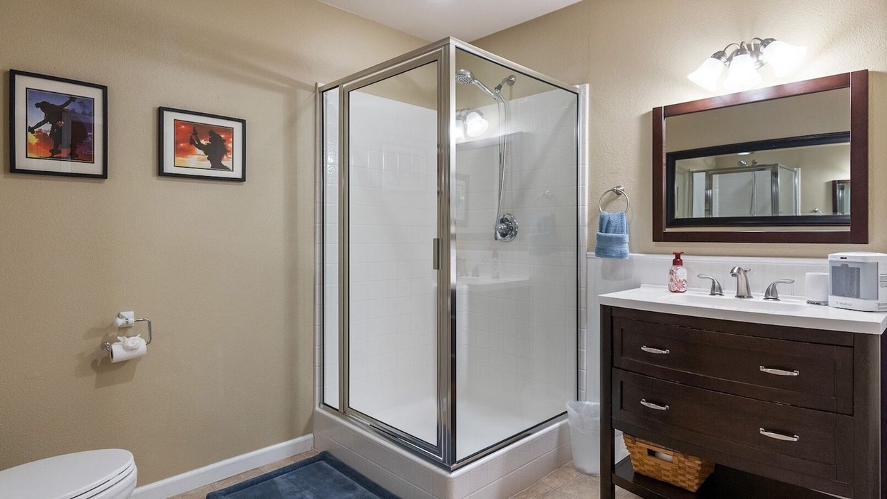 Photo of Bathroom in Tanner