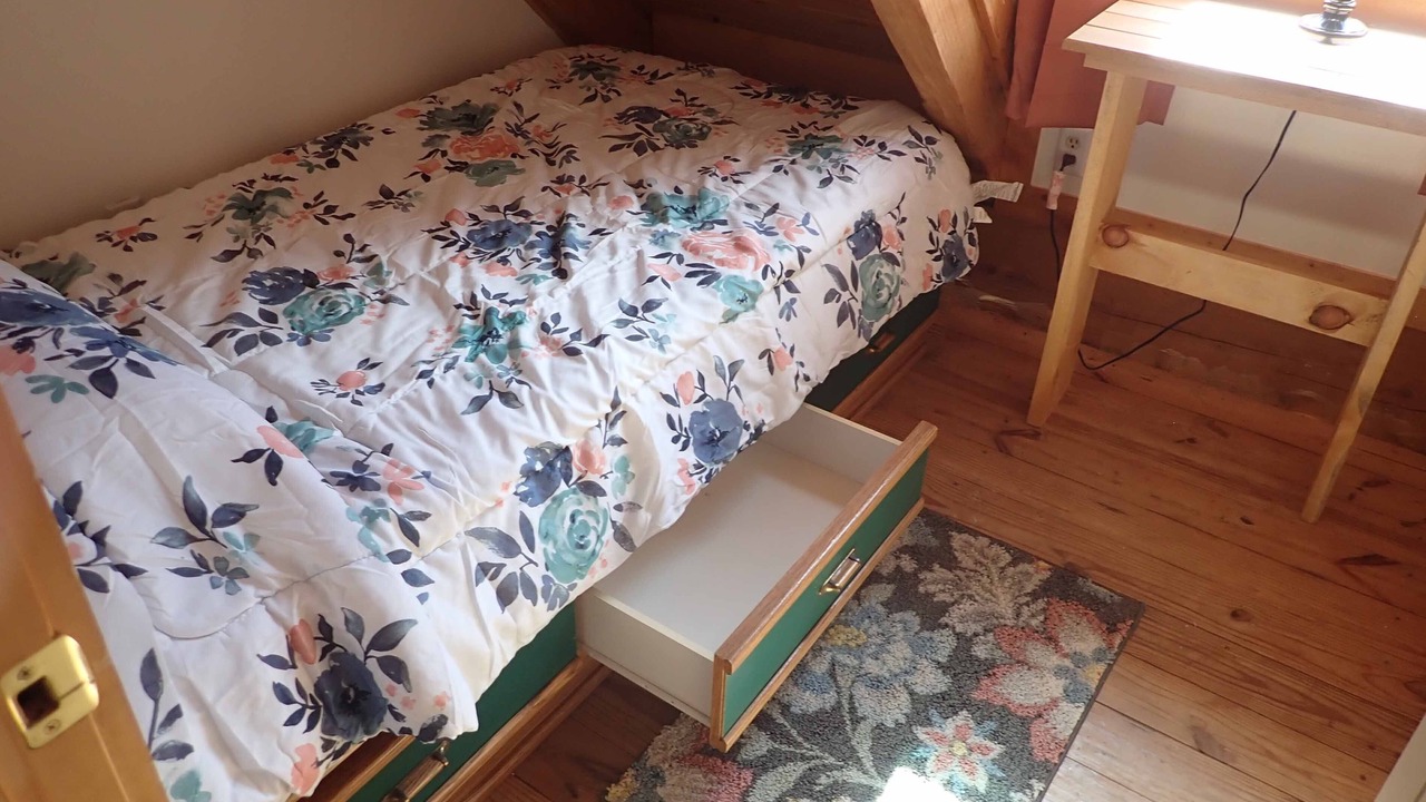 Photo of Bedroom in Town of Catharine