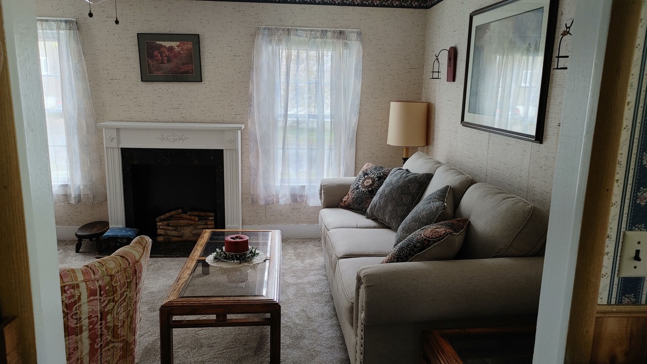 Photo of Livingroom in Canandaigua