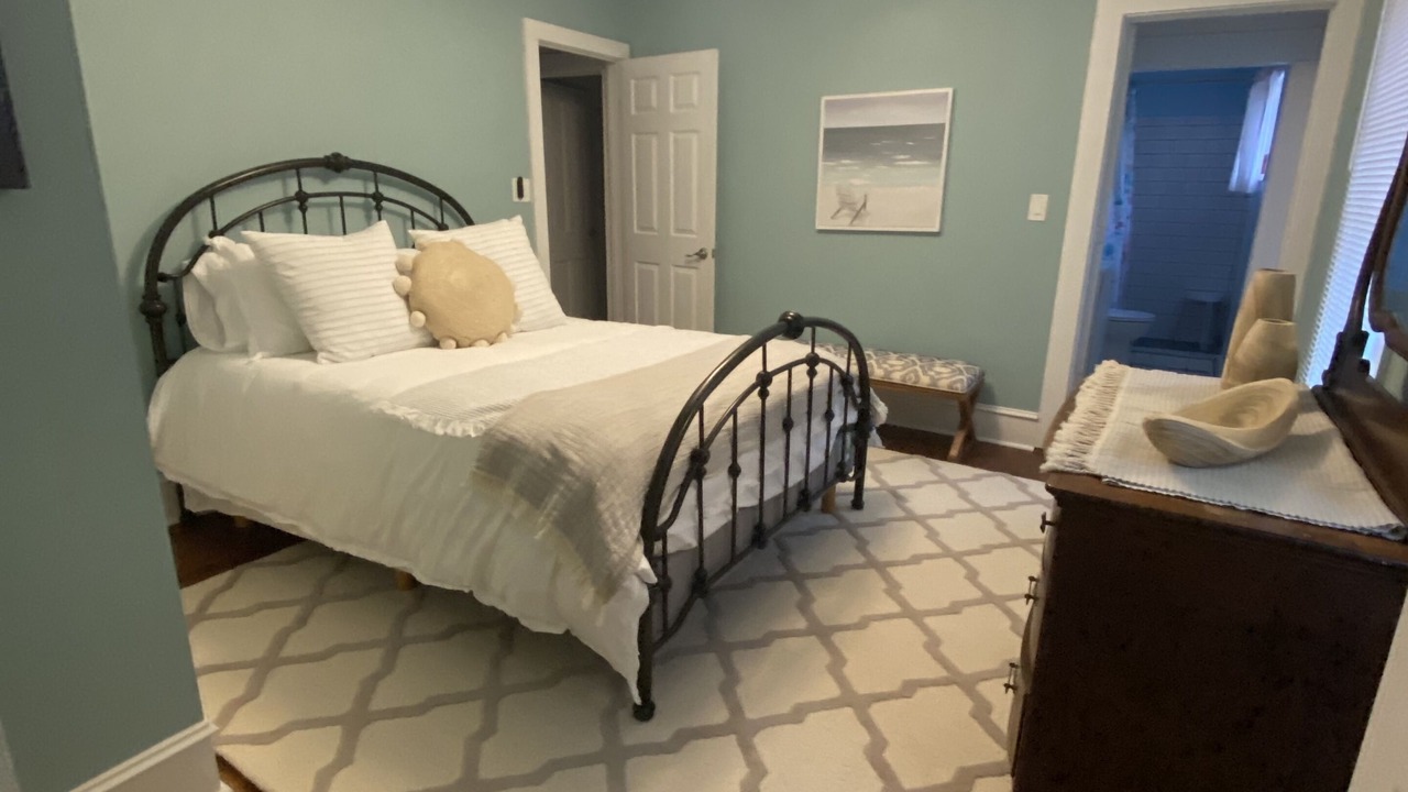 Photo of Bedroom in Village Green