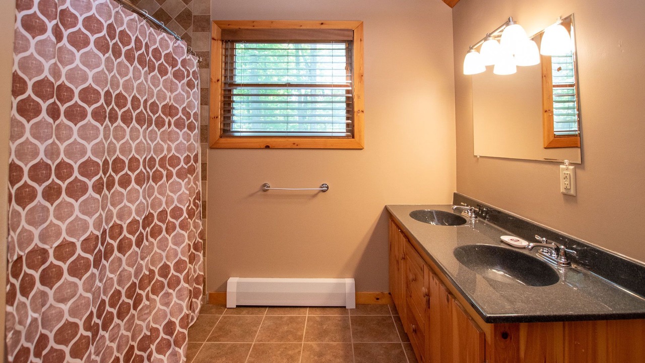 Photo of Bathroom in Ovid