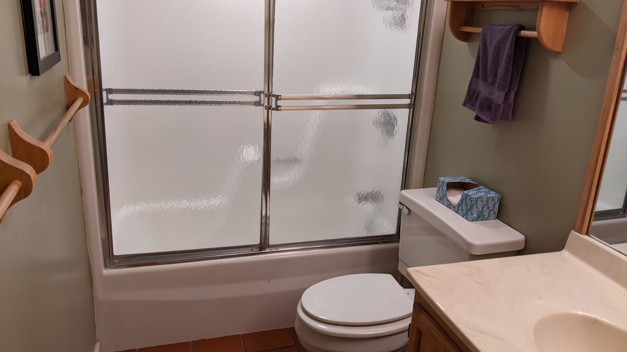 Photo of Bathroom in Warren