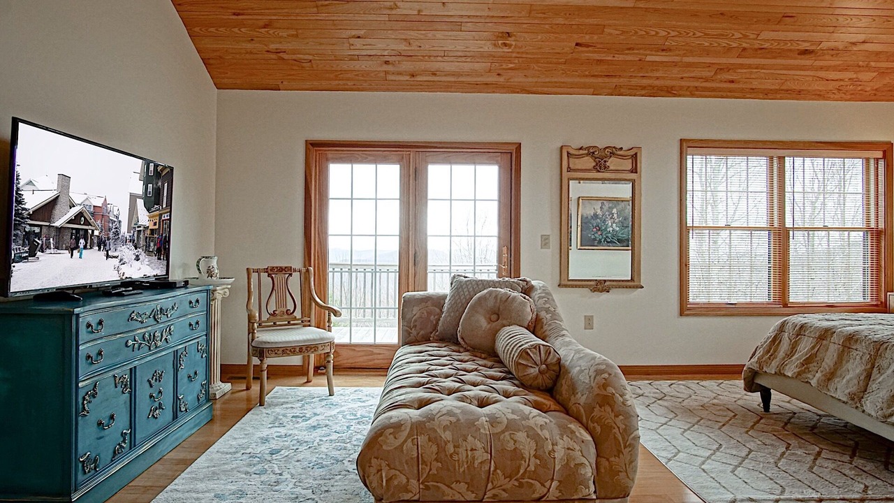 Photo of Livingroom in Snowshoe