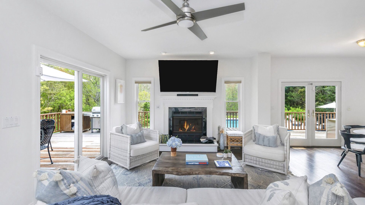 Photo of Livingroom in Westhampton