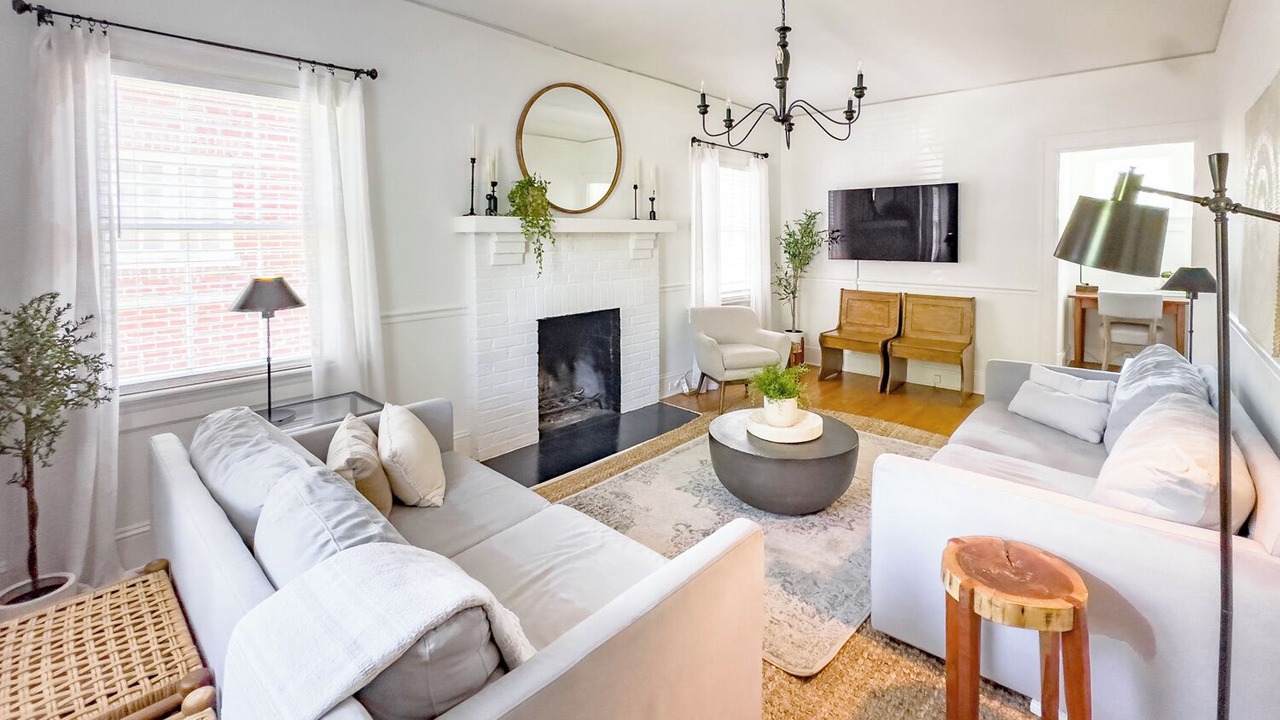 Photo of Livingroom in Rivermont