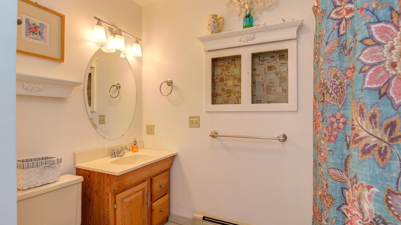 Photo of Bathroom in West Paris