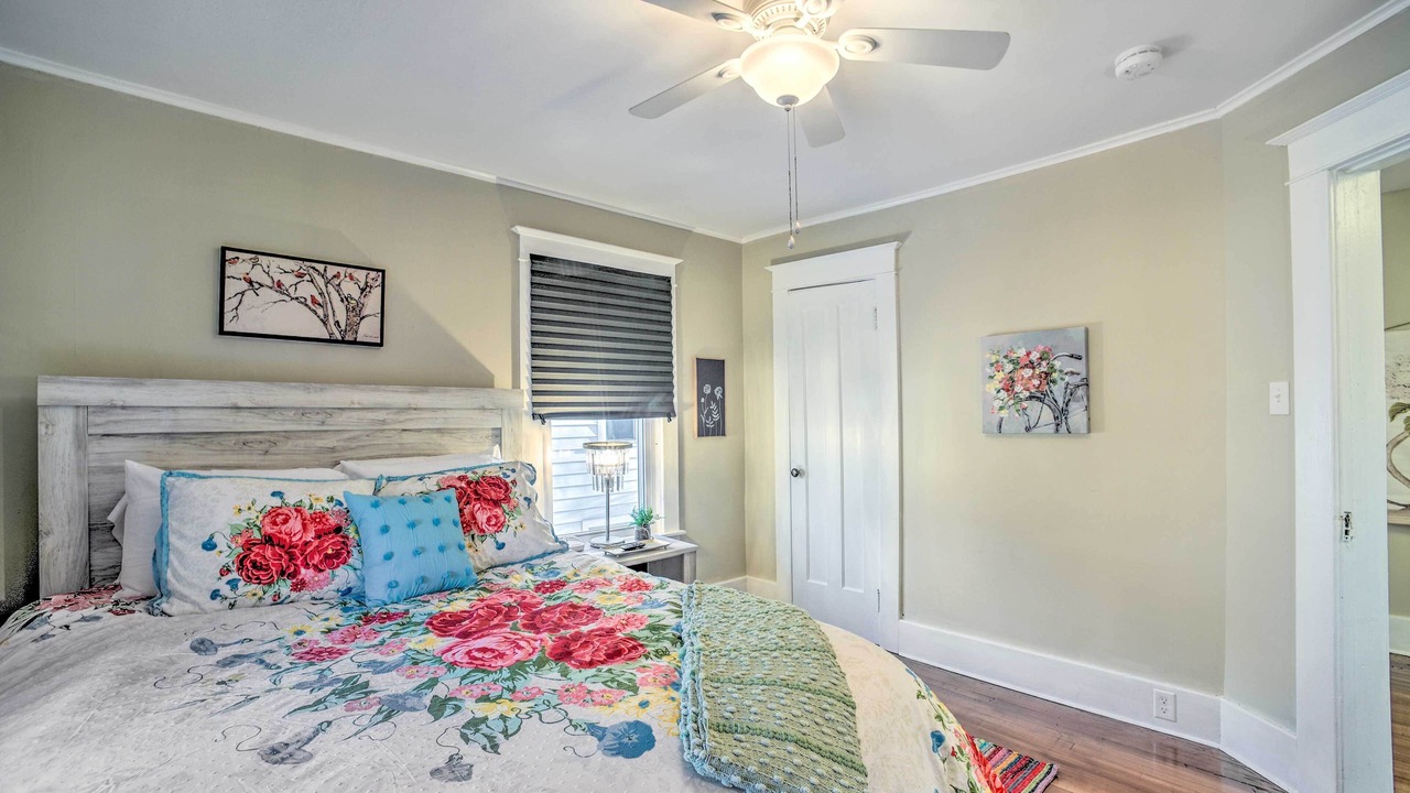 Photo of Bedroom in Glens Falls