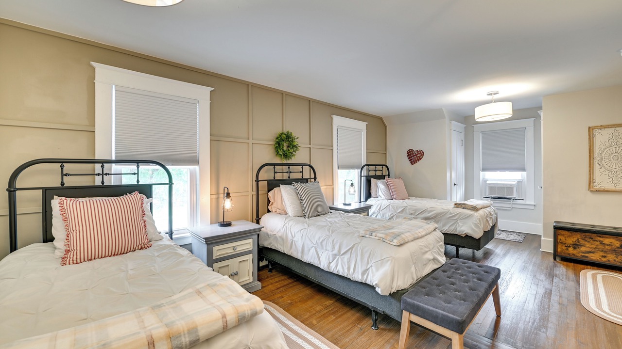 Photo of Bedroom in Glens Falls