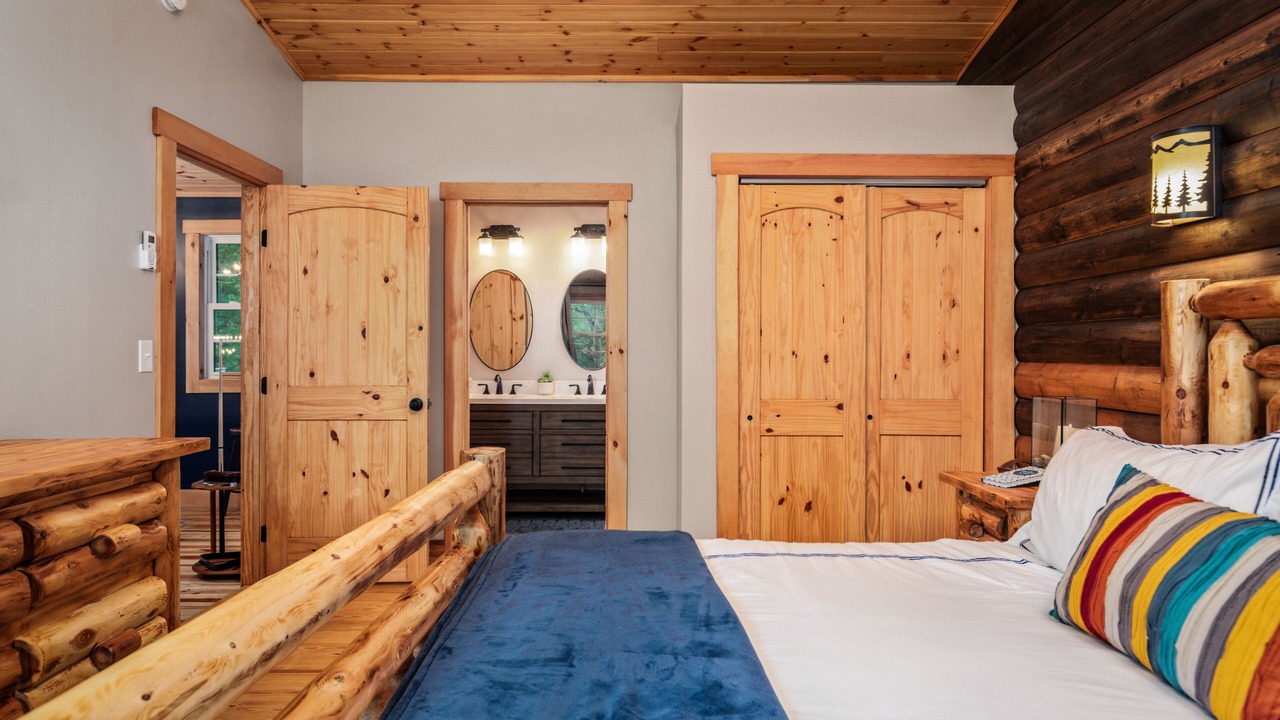 Photo of Bedroom in Berkeley Springs