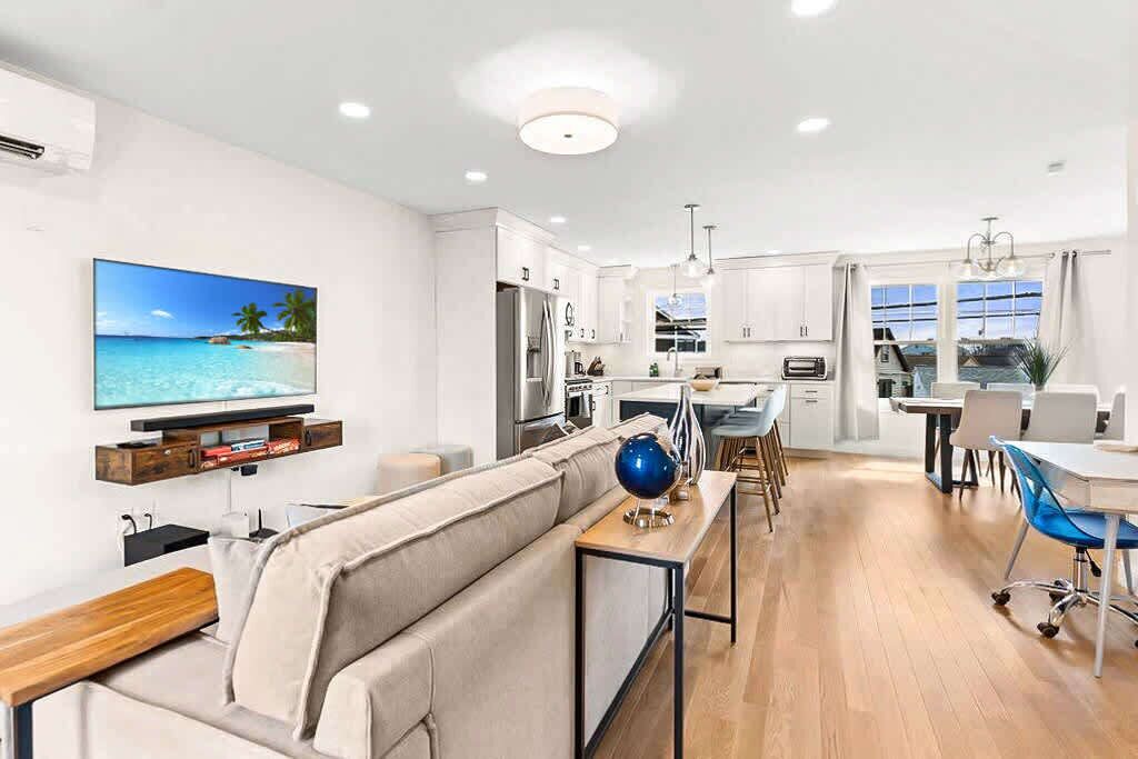 Photo of Livingroom in Hampton