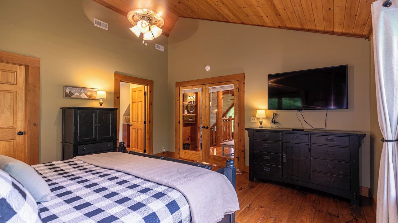 Photo of Bedroom in Frank