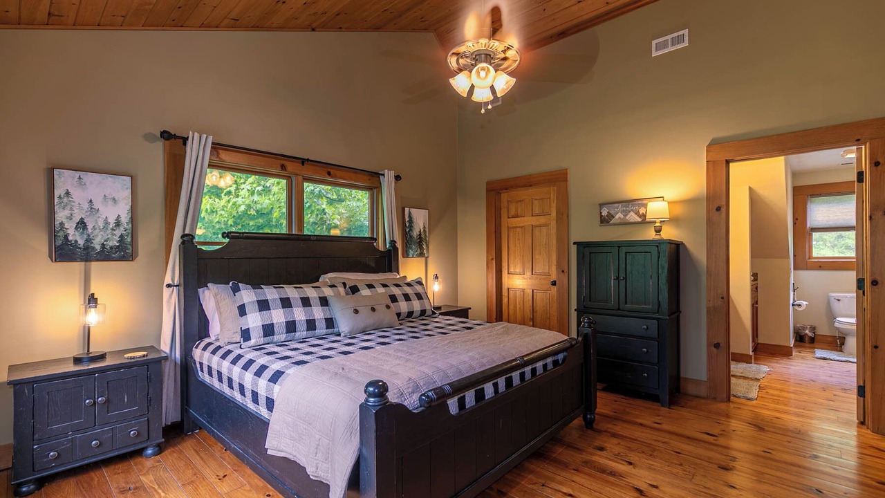Photo of Bedroom in Frank