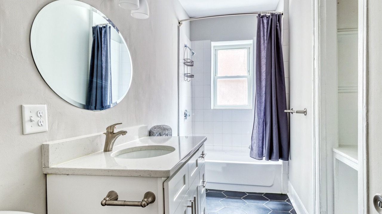 Photo of Bathroom in Aspinwall Hill