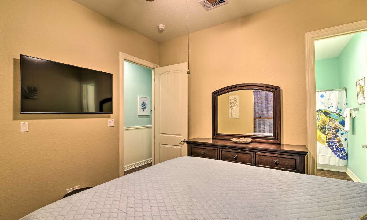Photo of Bedroom in Surfside Beach
