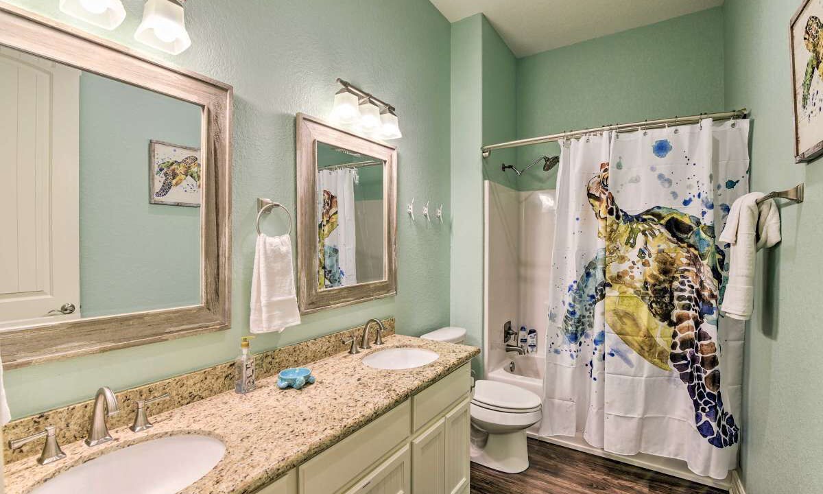 Photo of Bathroom in Surfside Beach