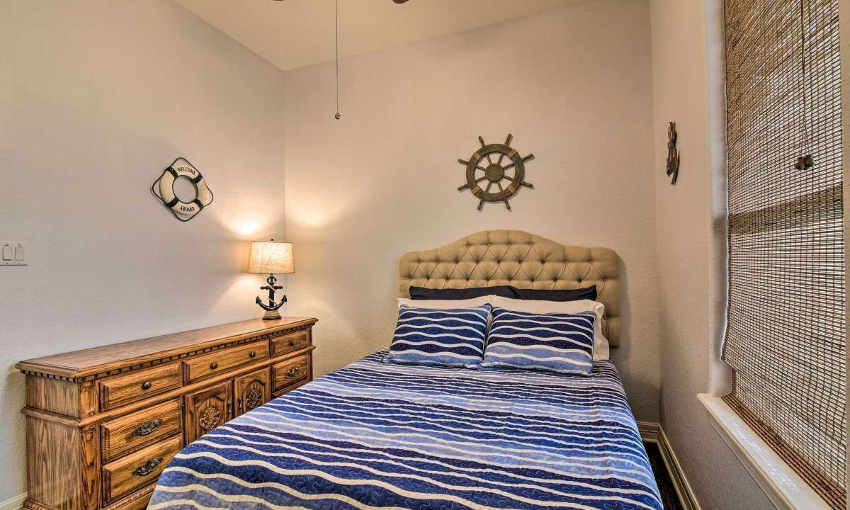 Photo of Bedroom in Surfside Beach