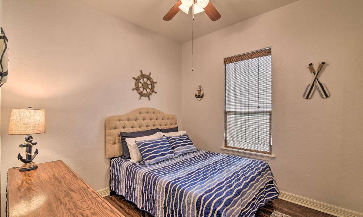 Photo of Bedroom in Surfside Beach