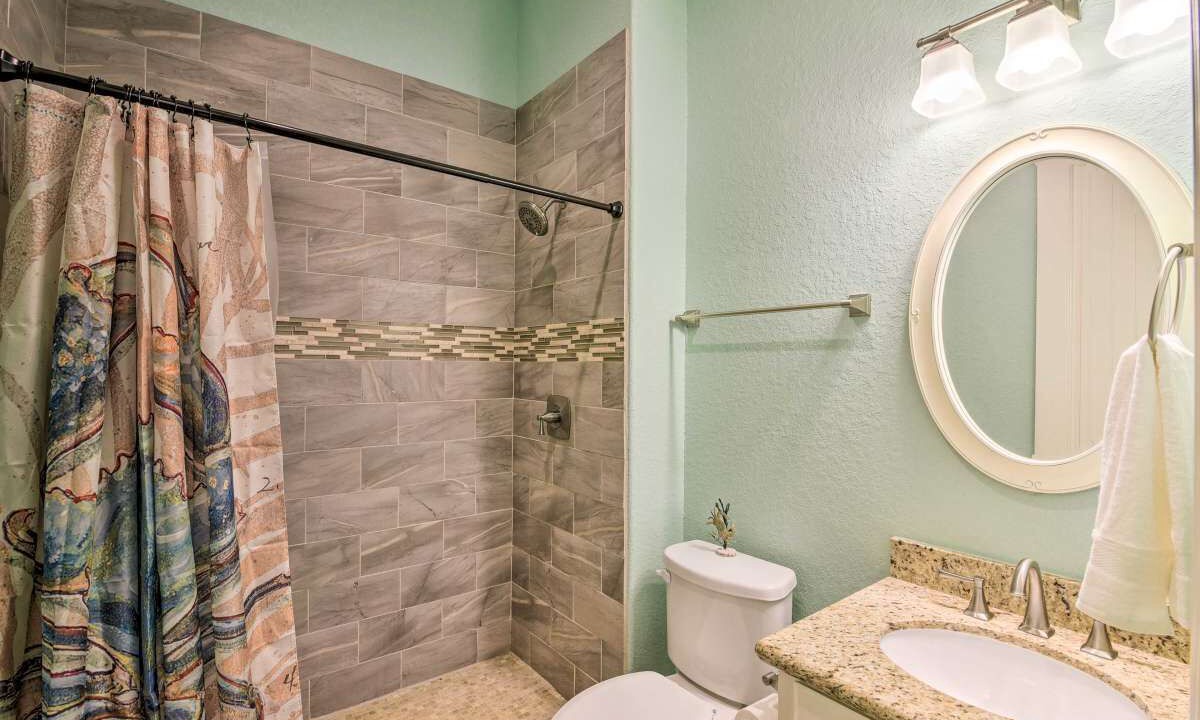 Photo of Bathroom in Surfside Beach