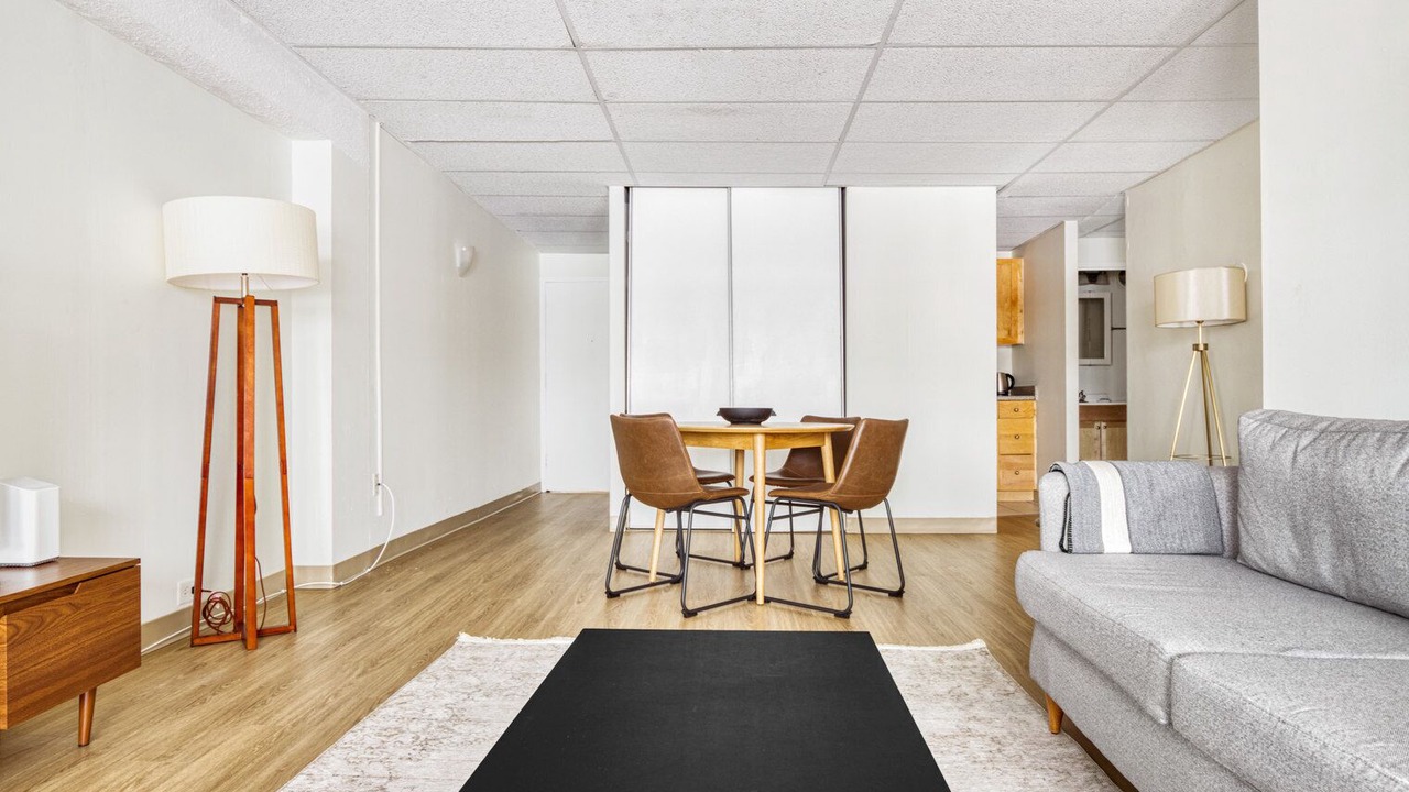 Photo of Livingroom in Mid-Cambridge