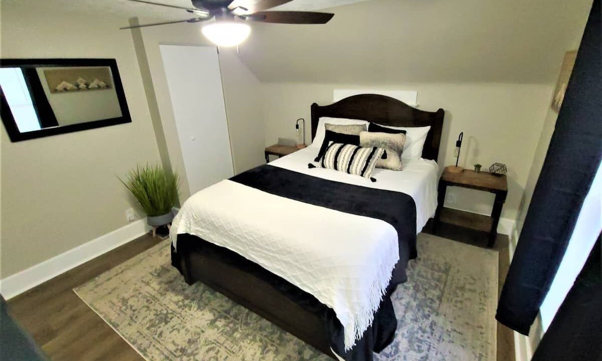 Photo of Bedroom in Elyria