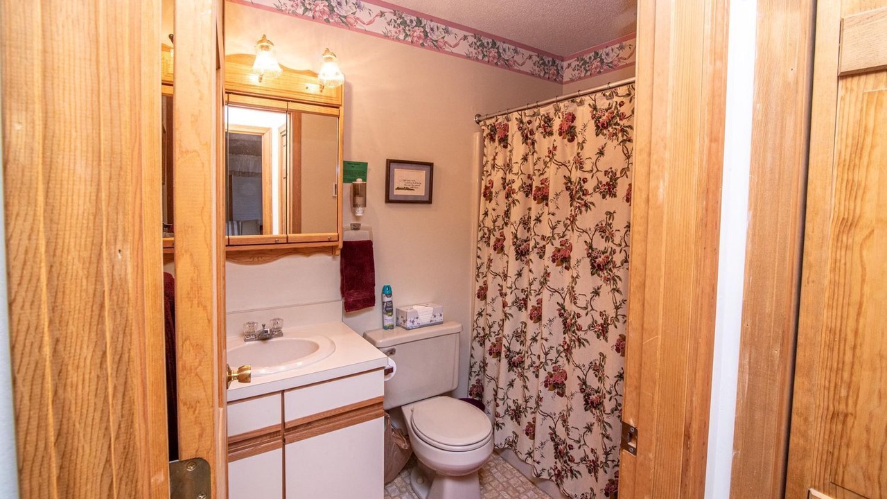 Photo of Bathroom in Center Conway