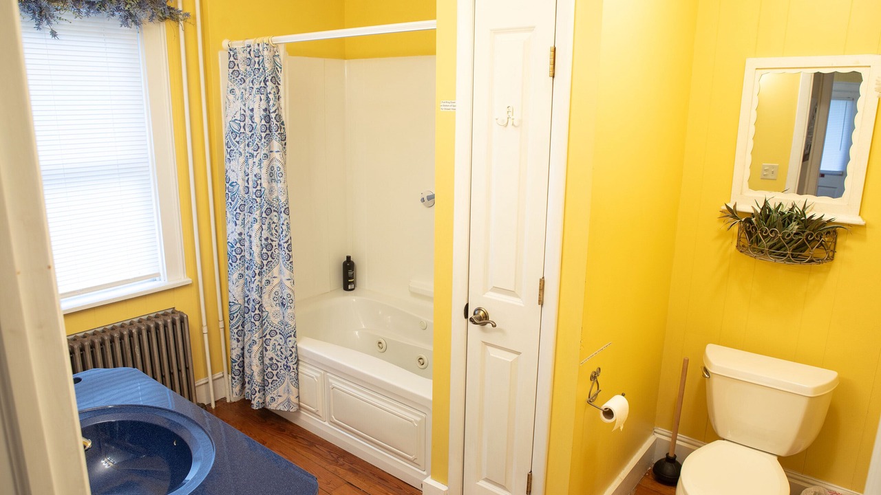Photo of Bathroom in Bird In Hand