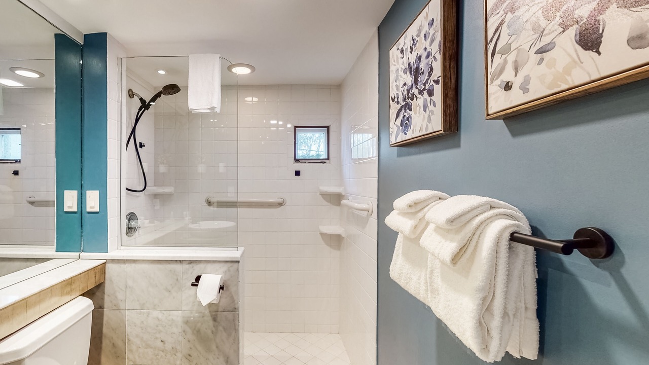 Photo of Bathroom in Warren