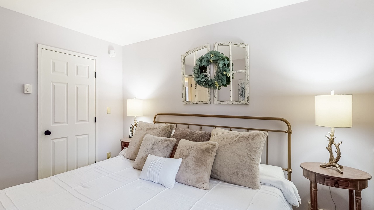 Photo of Bedroom in Warren