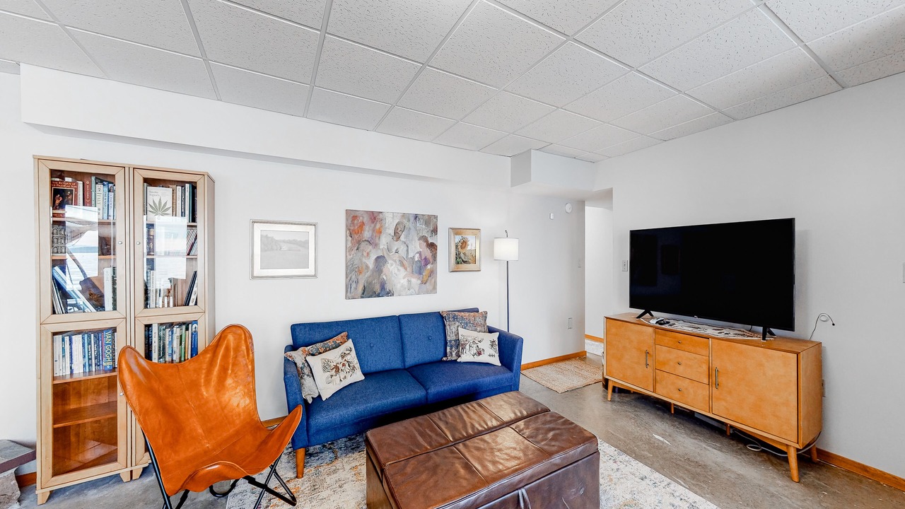 Photo of Livingroom in Schuyler Falls