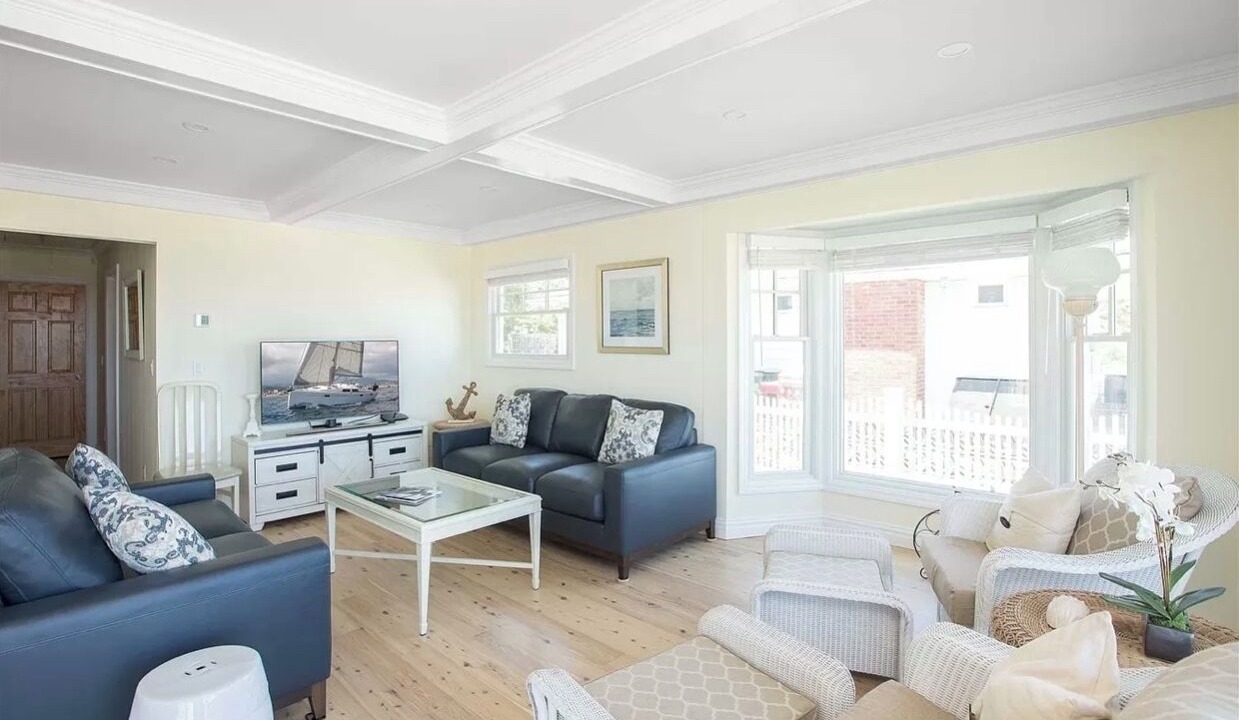 Photo of Livingroom in Mattituck