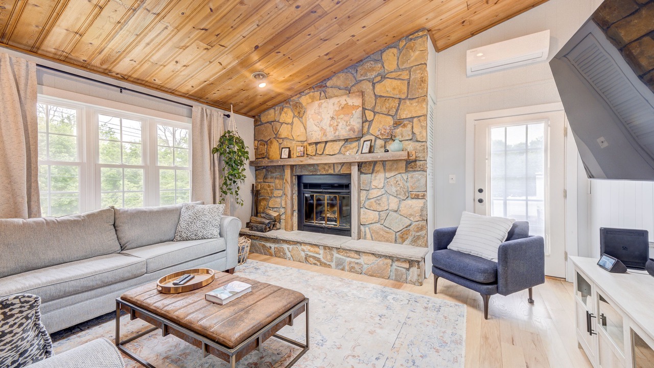 Photo of Livingroom in Harriman