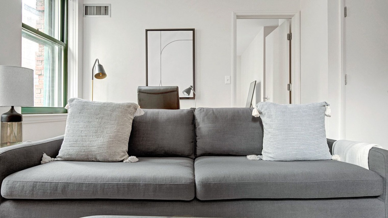 Photo of Livingroom in Downtown Boston