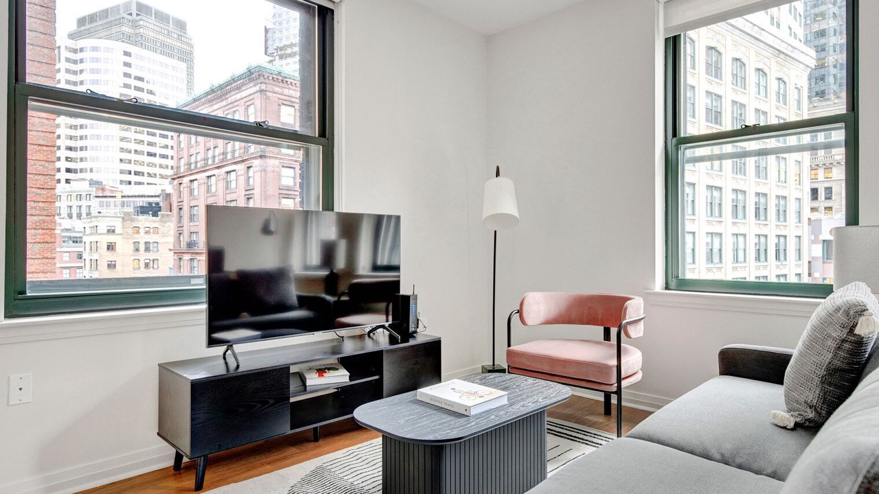Photo of Livingroom in Downtown Boston