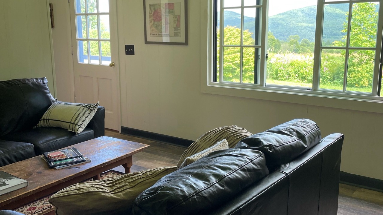 Photo of Livingroom in Weston
