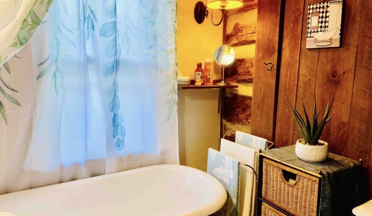 Photo of Bathroom in Spottswood