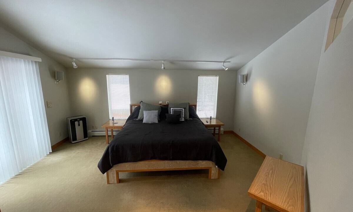 Photo of Bedroom in Salisbury Center
