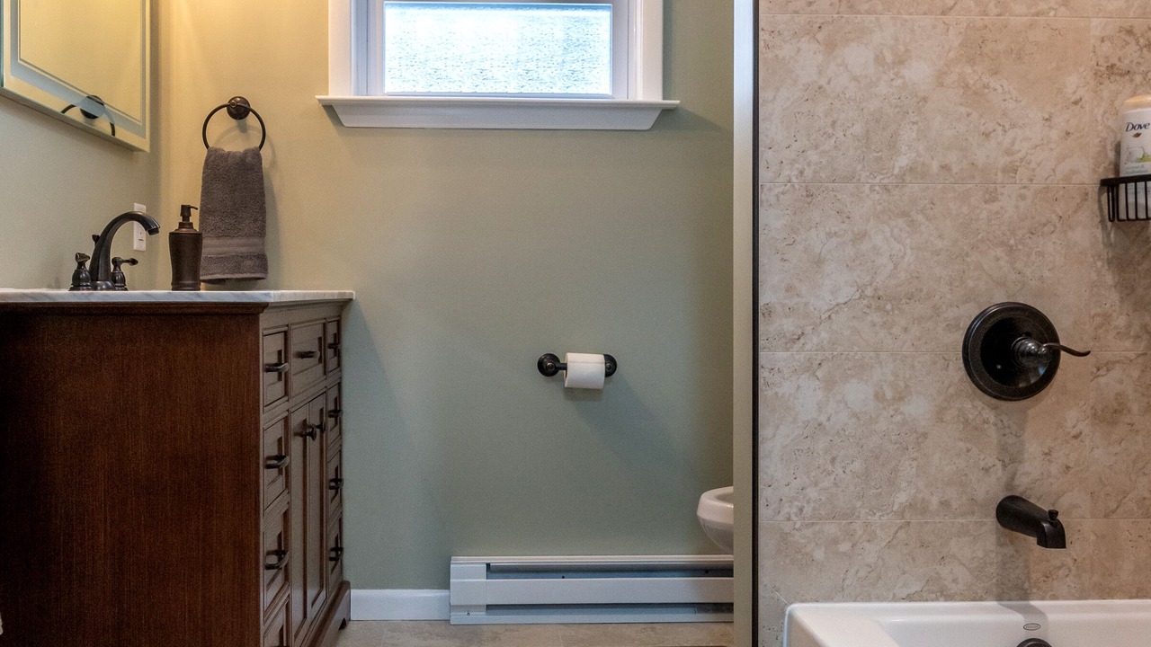 Photo of Bathroom in Roxbury
