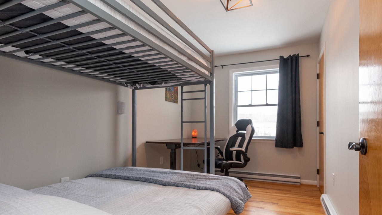 Photo of Bedroom in Roxbury