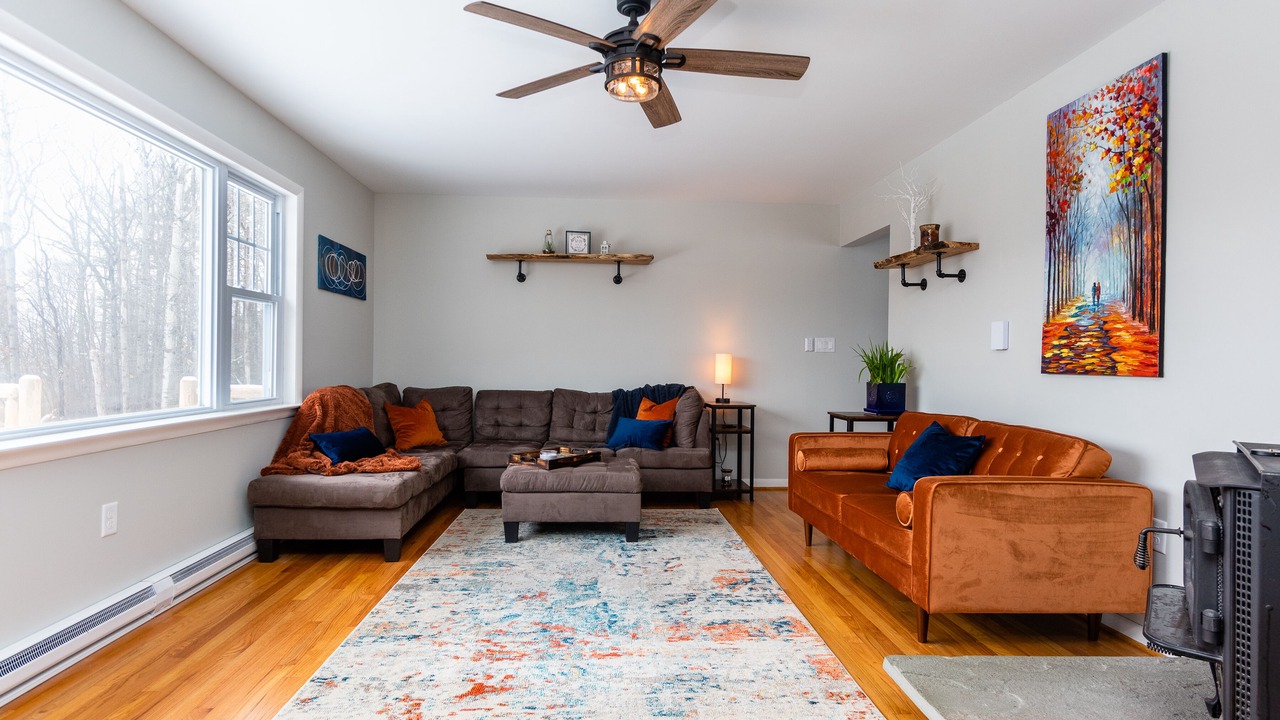 Photo of Livingroom in Roxbury