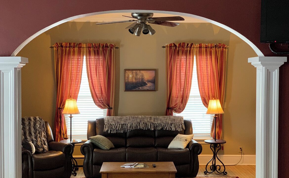 Photo of Livingroom in Drewsville