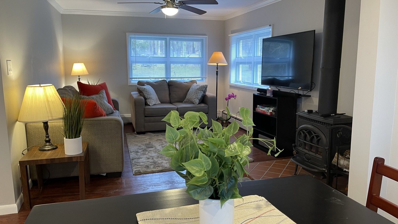 Photo of Livingroom in Jewett