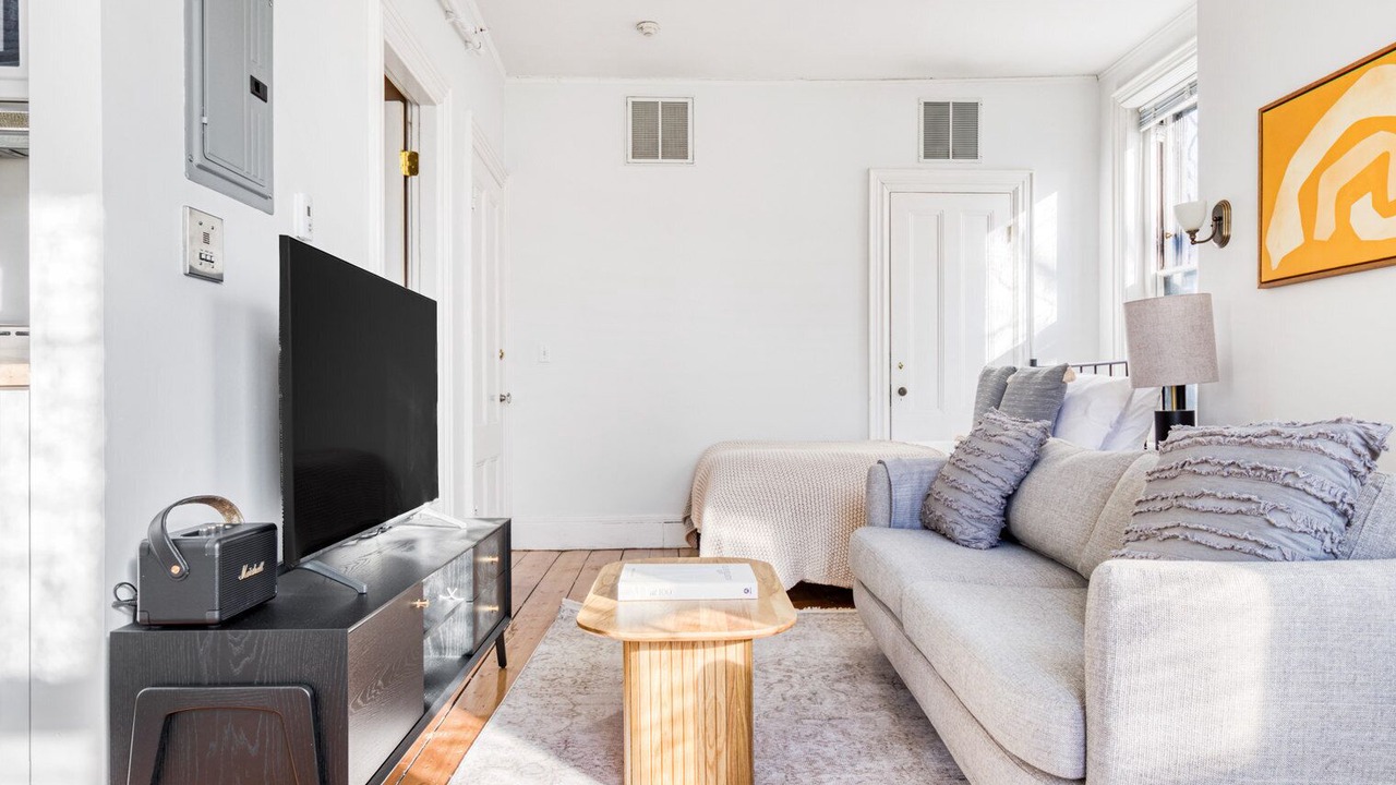 Photo of Livingroom in Back Bay West