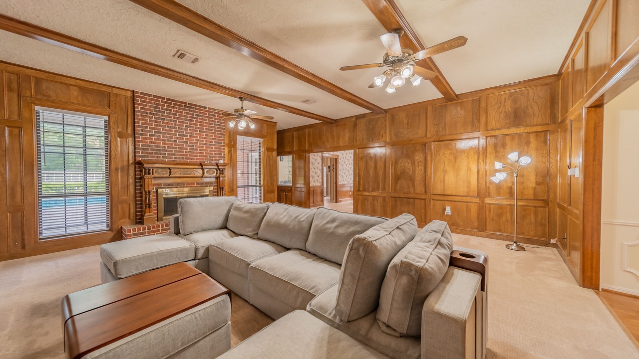 Photo of Livingroom in Spring
