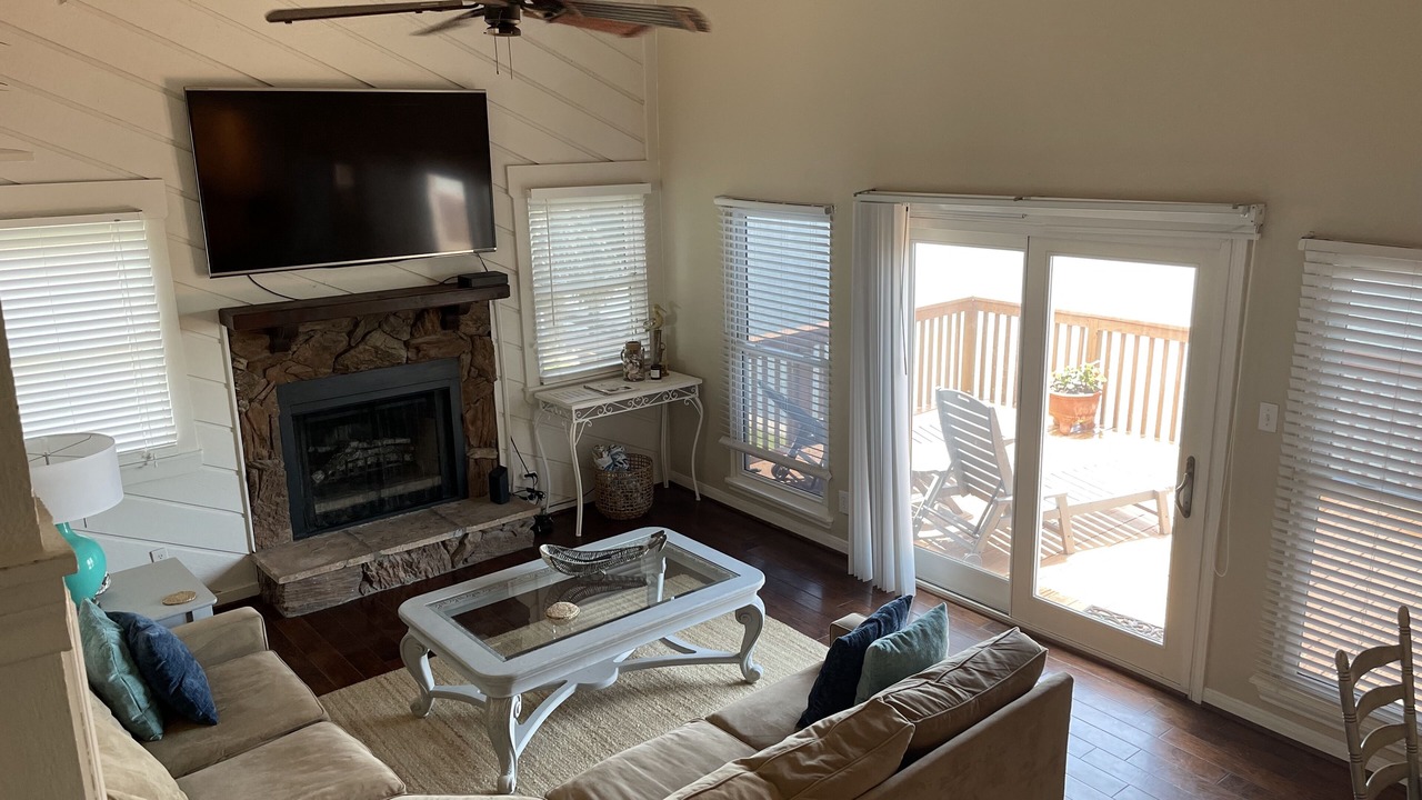 Photo of Livingroom in Terramar Beach