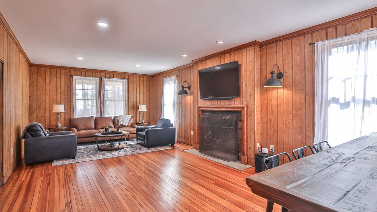 Photo of Bedroom in Bluemont