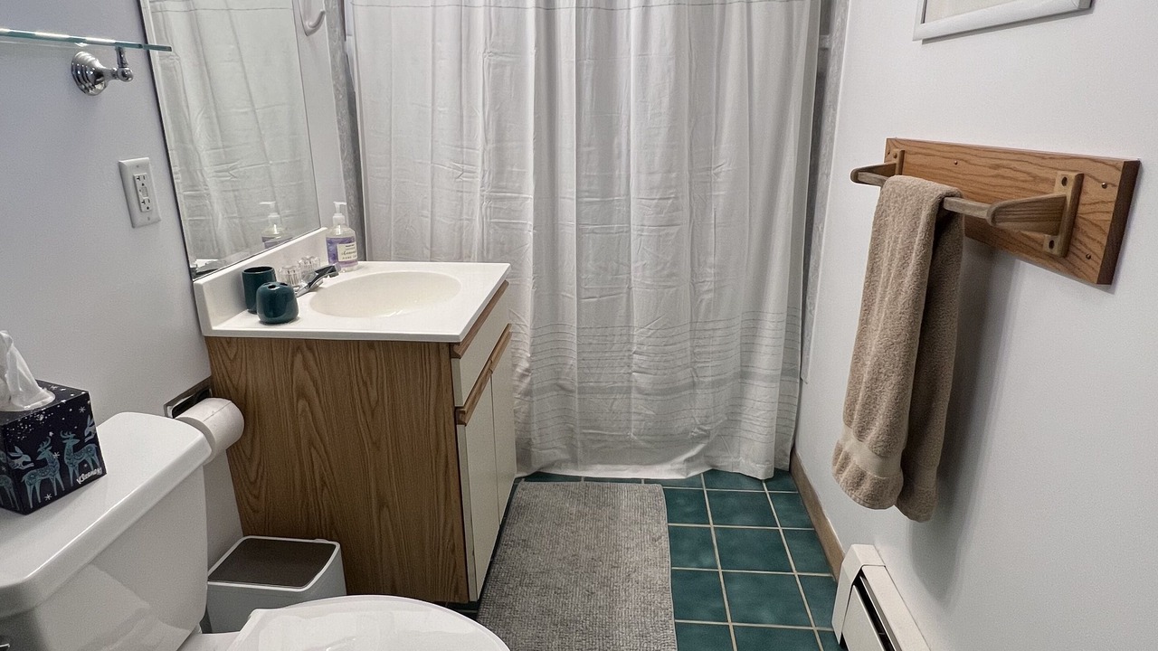 Photo of Bathroom in Warren