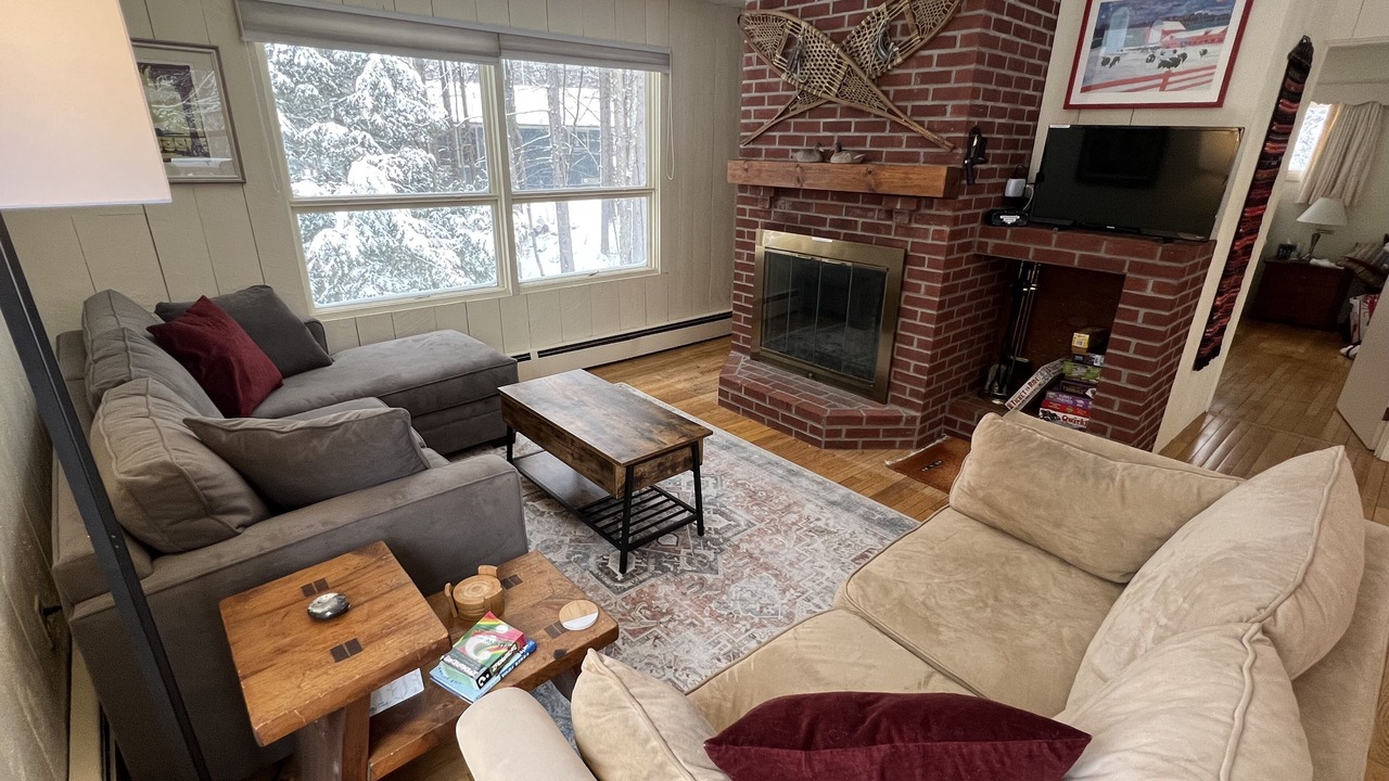 Photo of Livingroom in Warren
