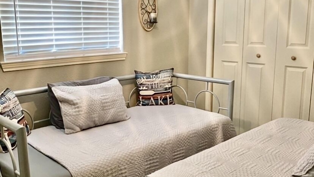 Photo of Bedroom in April Sound